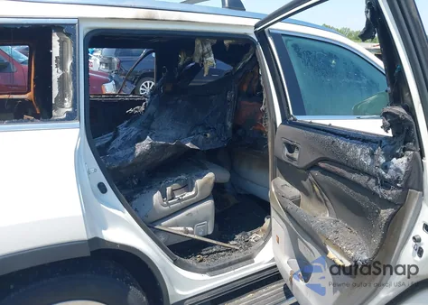 2015 Toyota Highlander Limited V6 z USA, uszkodzony, nr VIN 5TDDKRFH2FS078928